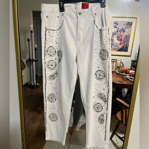 Christina Red and White Label Detail